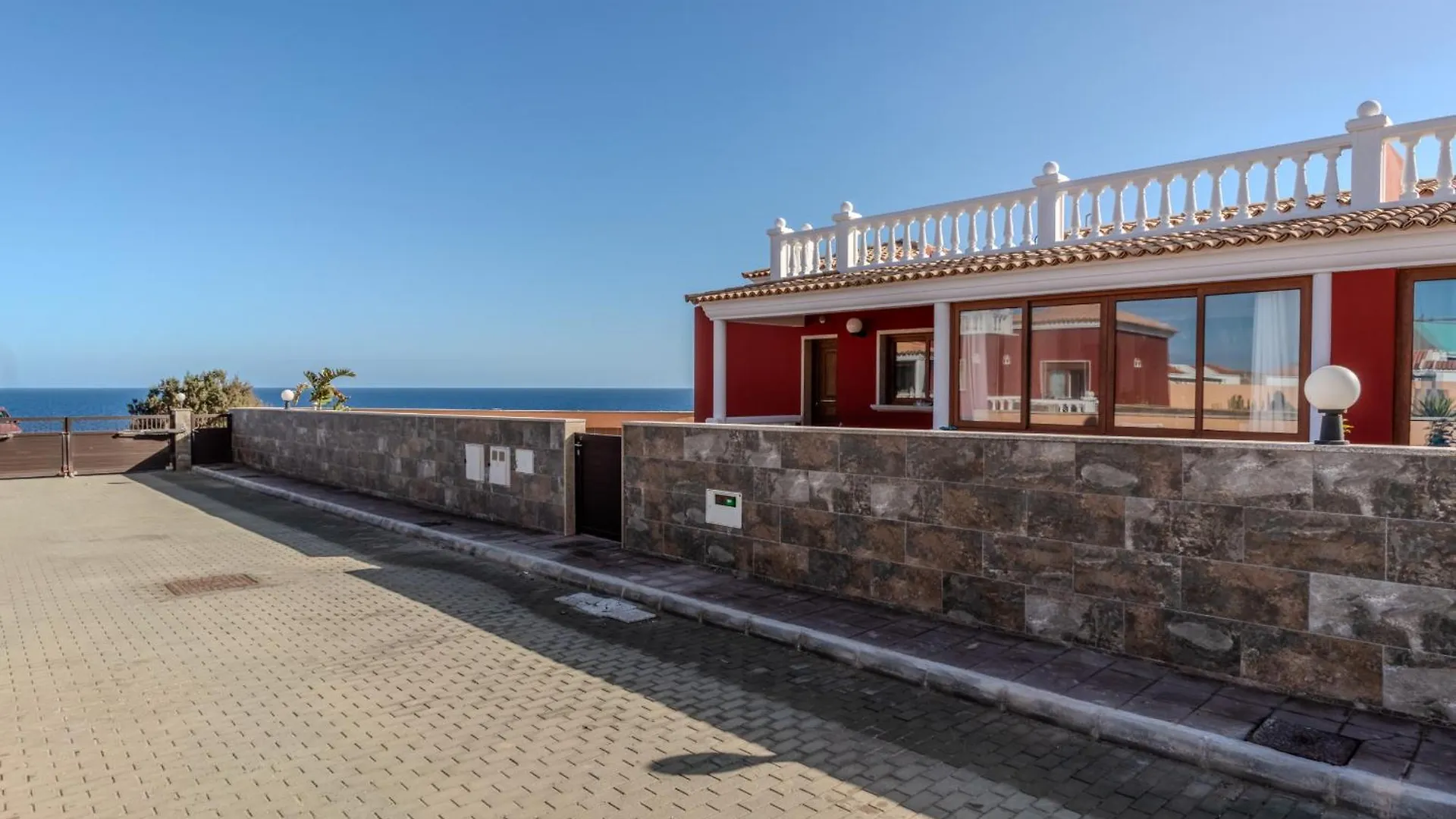 Villa Atlantica - Cliffside Retreat Antigua